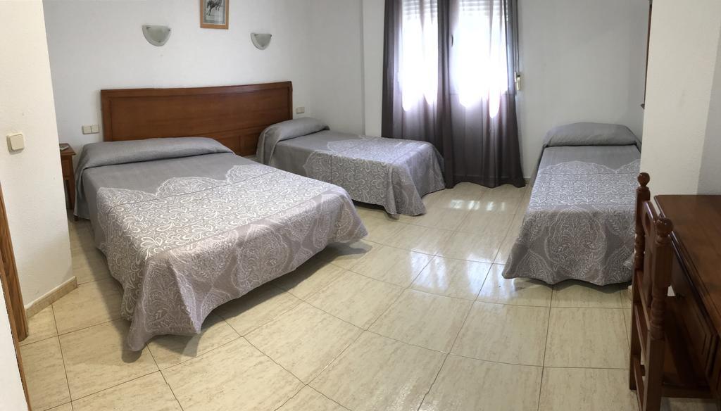 Hostal 82 Olías del Rey Rum bild